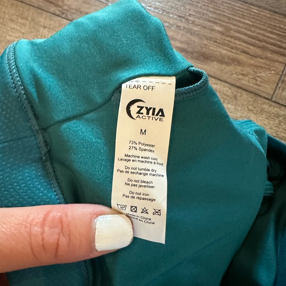 SOLD  Zyia Dark Emerald Vibrations Asym Light n Tight Bra - Picture 6 of 6